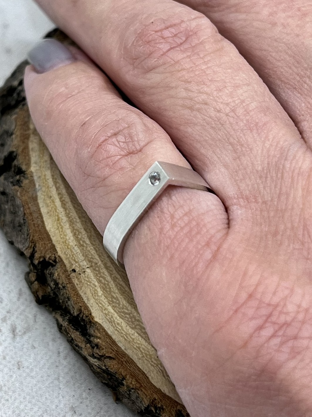 Ezüst gyűrű topázzal