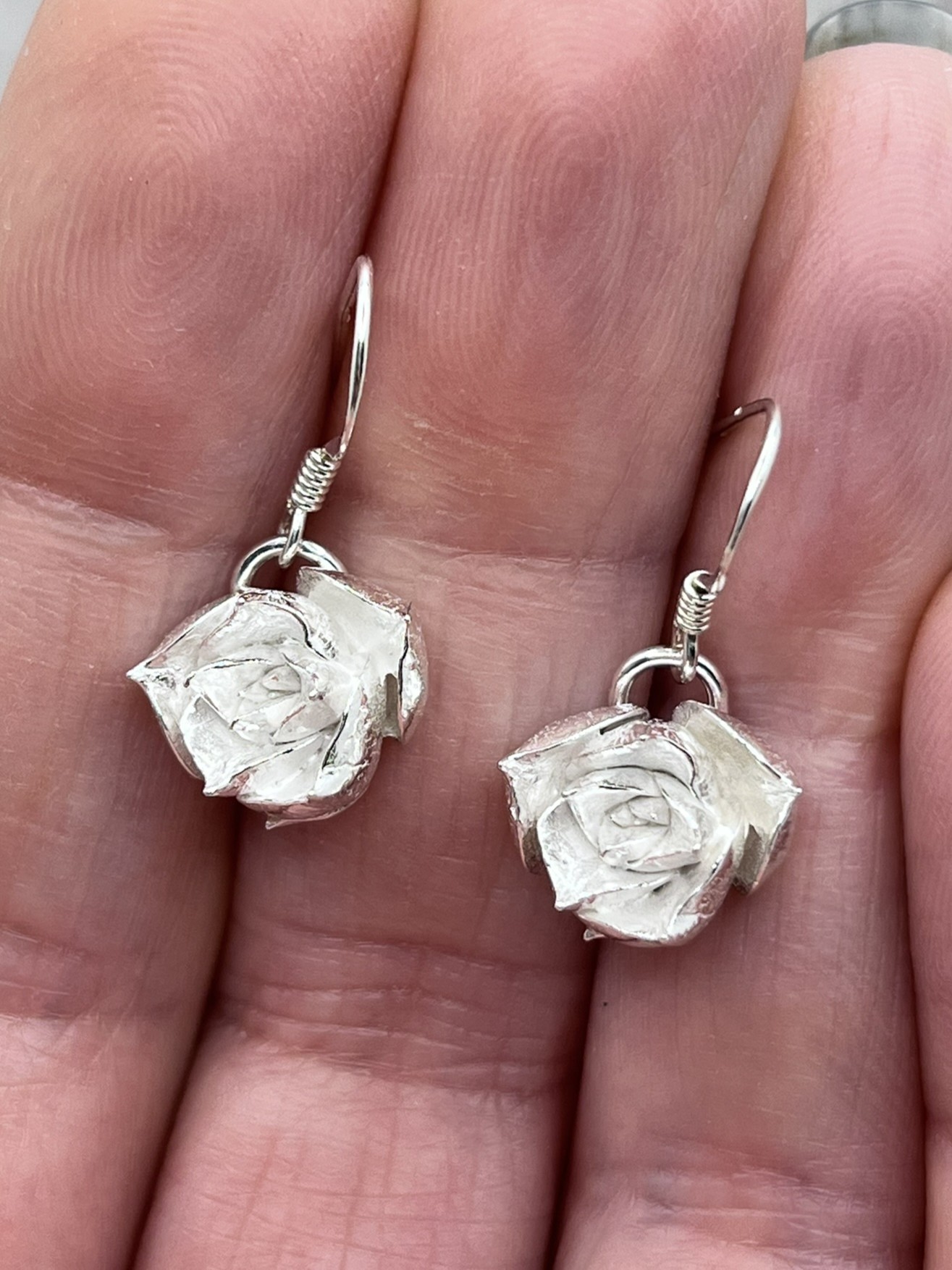 Kövirózsa ezüst fülbevaló 