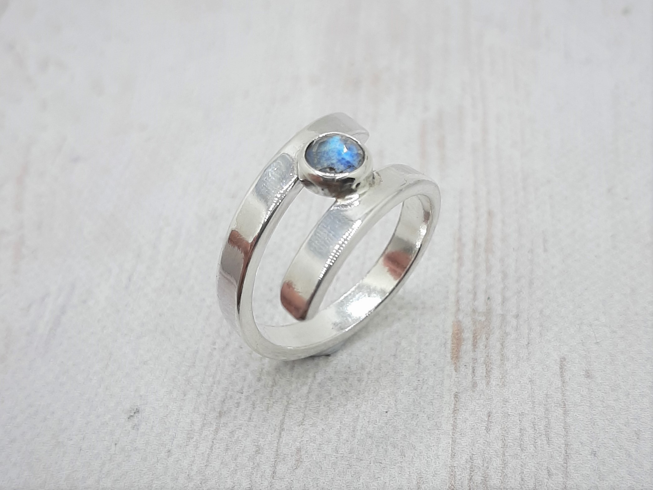 Labradorit ezüst gyűrű