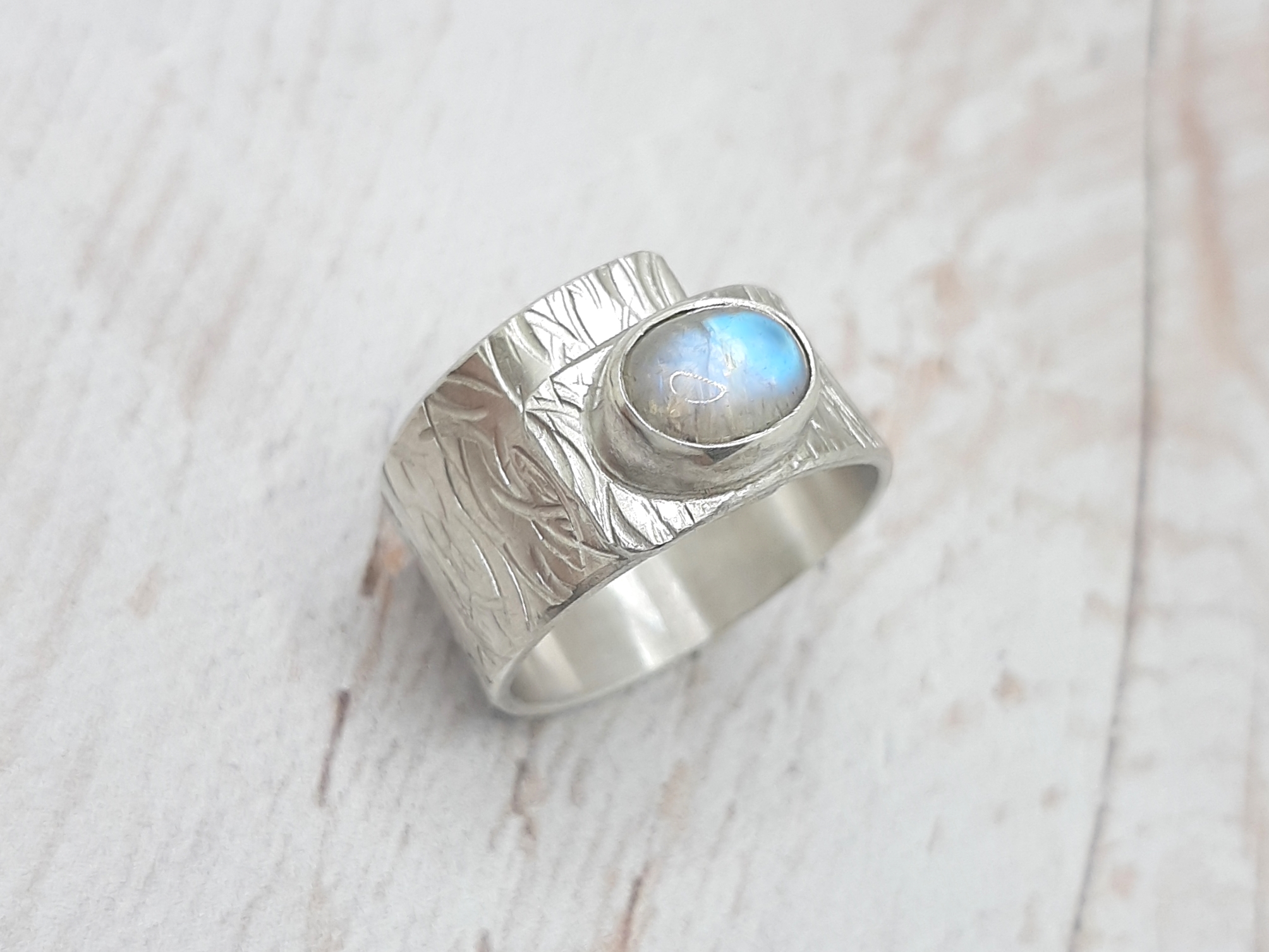 Holdköves ezüst gyűrű 