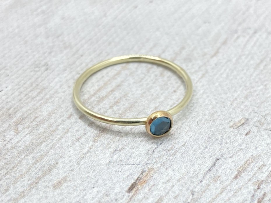 Kék topáz arany gyűrű