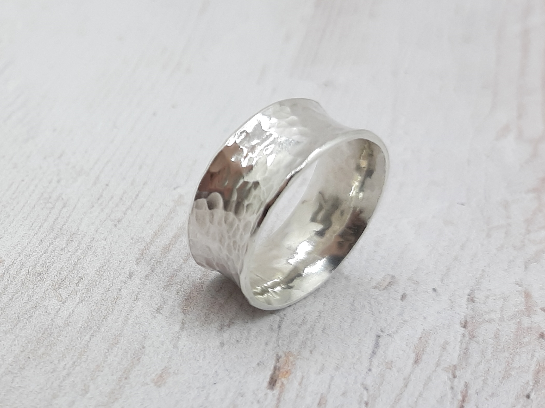 Homorú ezüst gyűrű 