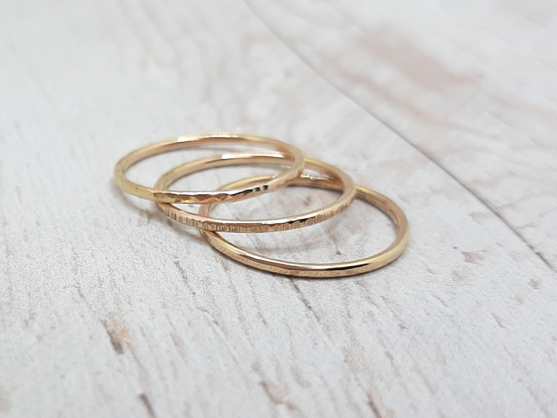 Vékony rozé arany karikagyűrű (14K)