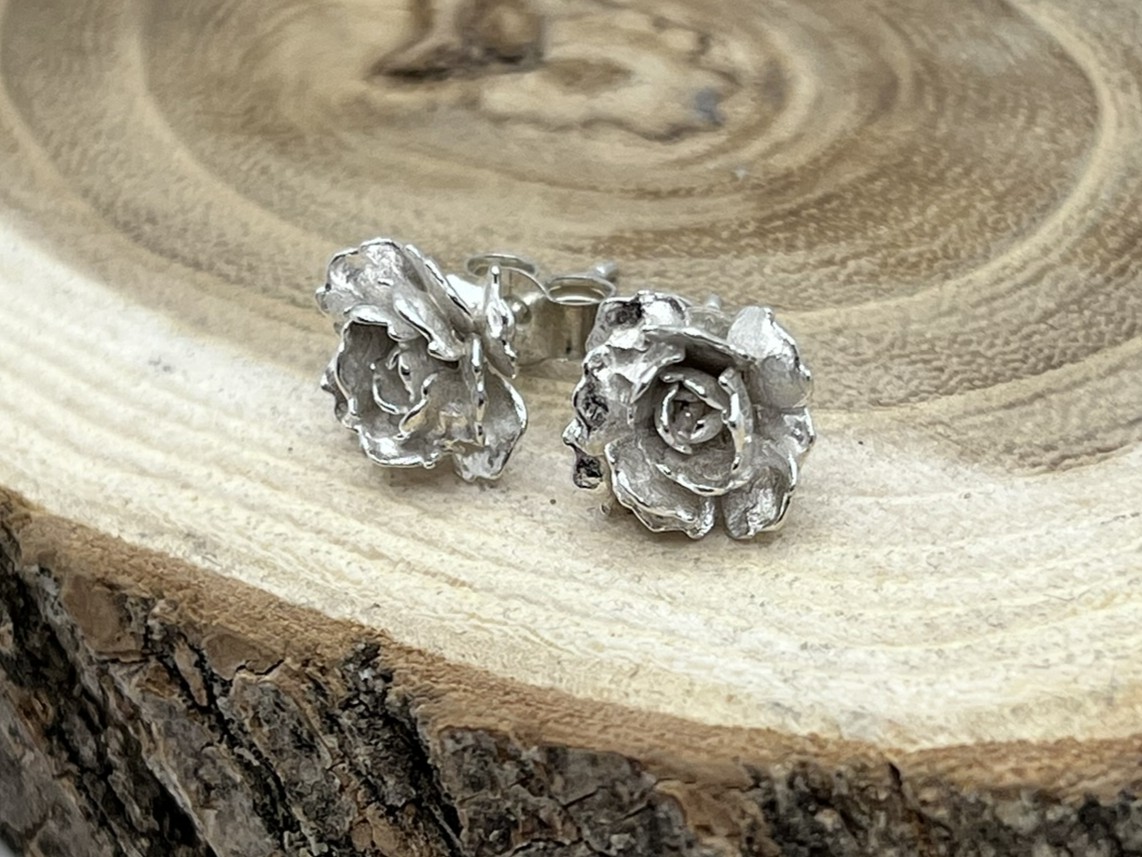 Szellőrózsa ezüst fülbevaló
